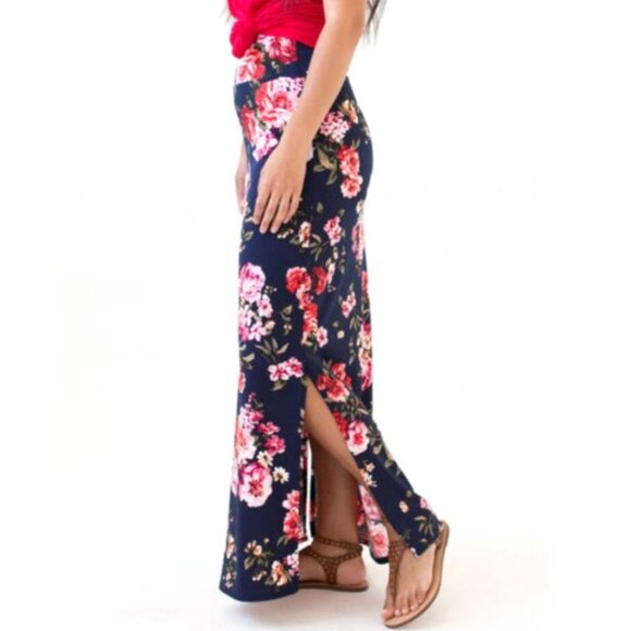 Agnes & Dora Dresses & Skirts - Agnes & Dora Floral Side Slit Maxi Skirt